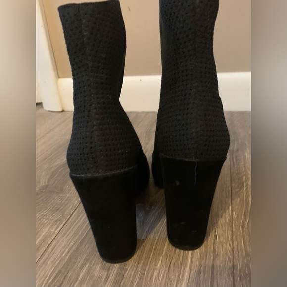 Kenneth Cole New York, Women's Dahvi Peep-Toe Ankle Booties, 6.5,Like New,No Box - Picture 7 of 15